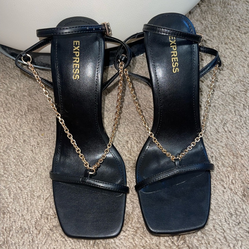 NWT Express heels
